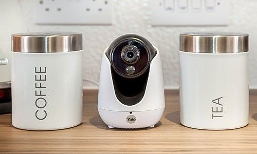 Caméra IP intérieure motorisée 720p - Yale Smart Living